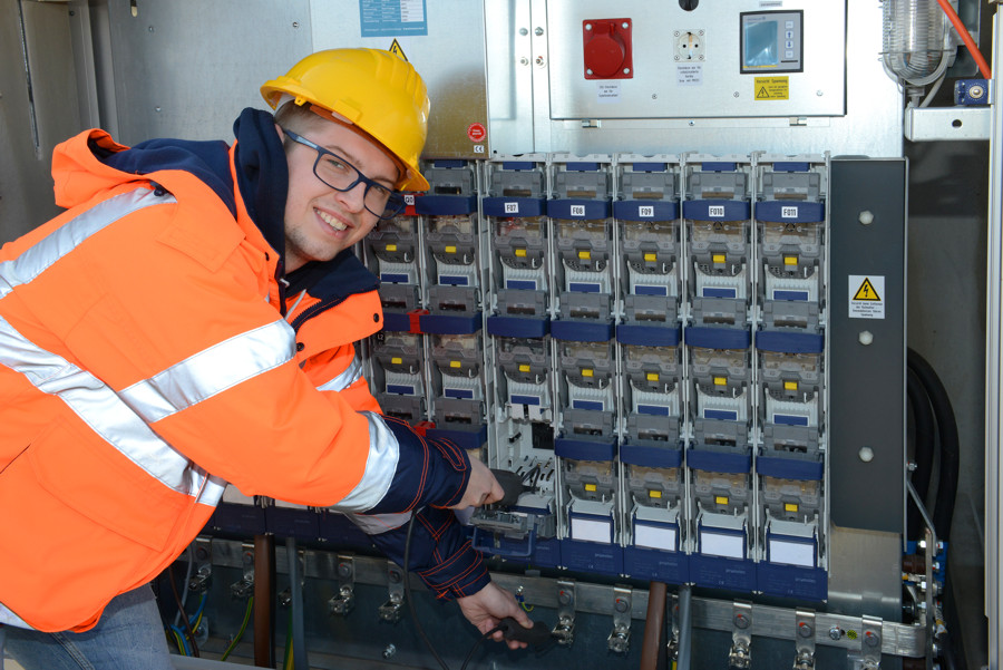 Die Firma Kolodzik Anlagenbau sucht einen qualifizierten Elektromonteur /-meister für die Standorte in Pasewalk und Neubrandenburg sowie für die Regionen Vorpommern-Greifswald, Uckermark und Mecklenburg-Strelitz.